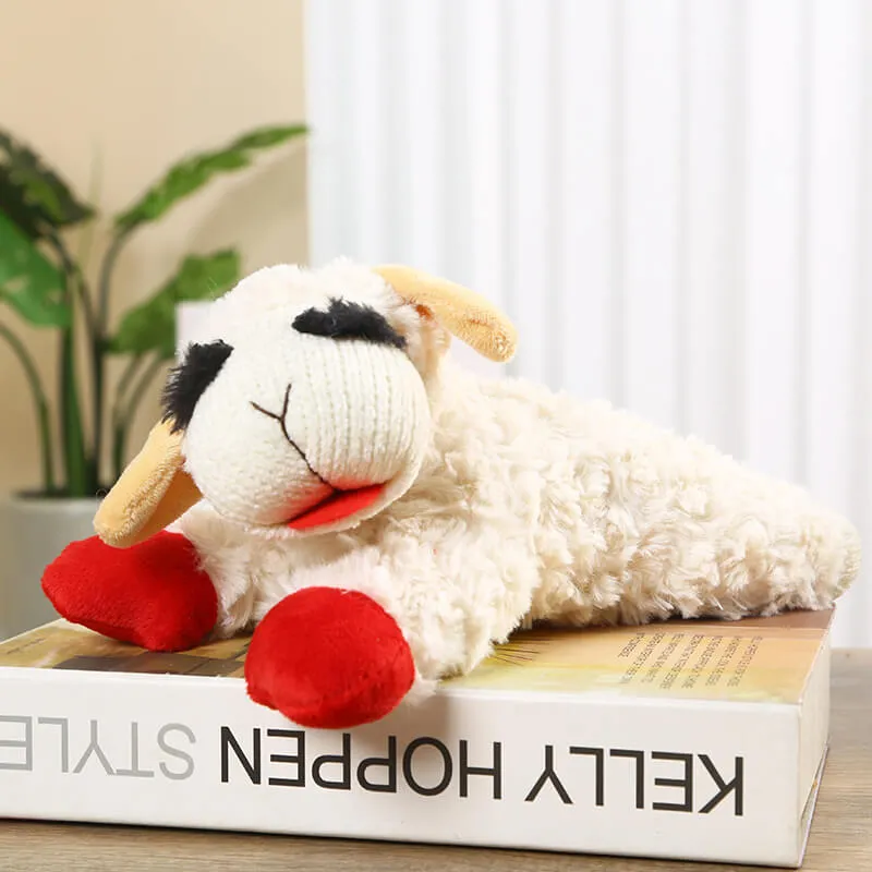 Adorable peluche de cordero