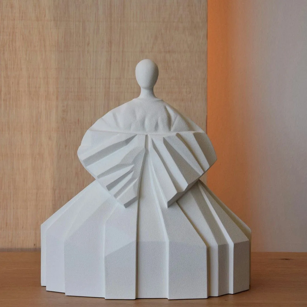 Escultura Cerámica Japonesa Manga Recogida Blanco Mate