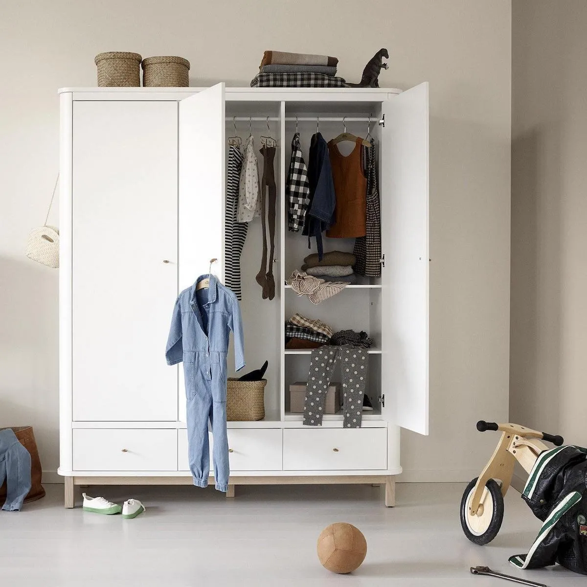 Armario 3 puertas WOOD Oliver Furniture blanco-roble